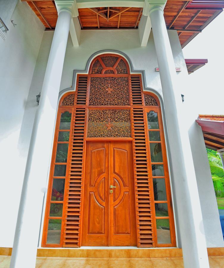 Falcon Villa อินดูรูวา ภายนอก รูปภาพ